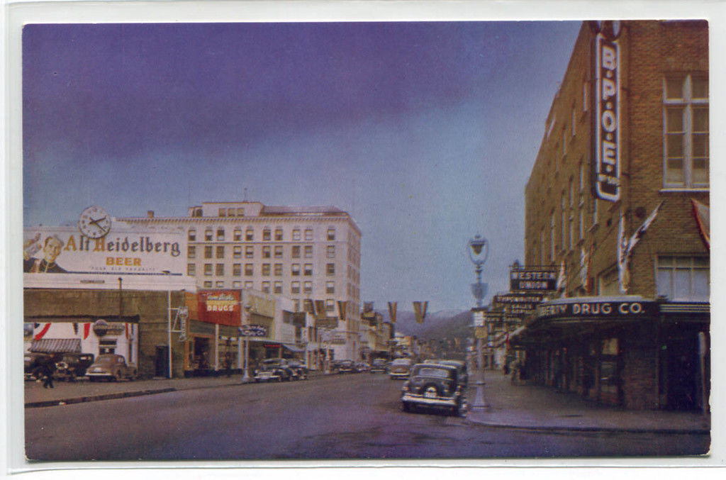 Wishkah Street Cars Drug Store Aberdeen Washington 1950s postcard