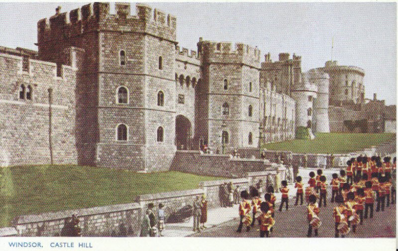 Berkshire Postcard - Windsor Castle Hill - Ref TZ4232