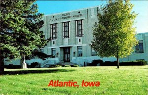 Postcard COURT HOUSE SCENE Atlantic Iowa IA AO6326