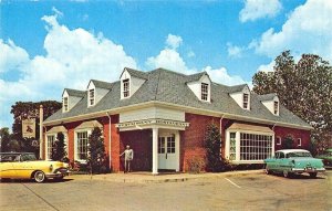 Williamsburg VA Lafayette Seafood House Restaurant Old Cars Postcard