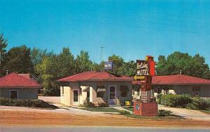 SPEARFISH, SD South Dakota  HANSON'S HOLIDAY MOTEL  Roadside  Chrome Postcard