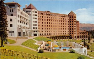 Banff Canada 1960s Postcard Chateau Lake Louise & Swimmin Pool 