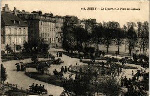 CPA Brest- Le Square et la Place du Chateau FRANCE (1025706)
