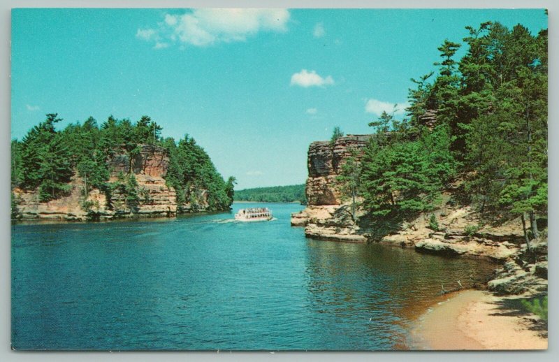 Wisconsin Dells~jaws of the Dells High Rock & Romance Cliff~Vintage Postcard