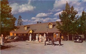 Autos Gas Station Yellowstone 1940s Wyoming Flagg Ranch Postcard Roberts 20-621