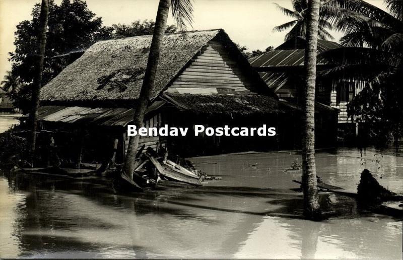 malay malaysia, JOHOR JOHORE SARAWAK (?), Devastation after Floods (1963) RP (2)