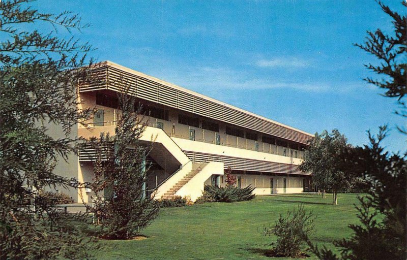 New Science Building FRESNO STATE COLLEGE Fresno, CA c1960s Vintage Postcard