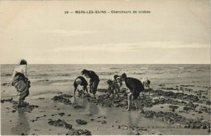 CPA MERS-les-BAINS Chercheurs de crabes (18120)