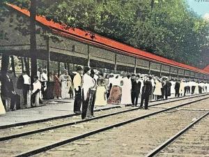 Postcard  Early View of Ontario & Western Station, Sylvan beach, NY  W6