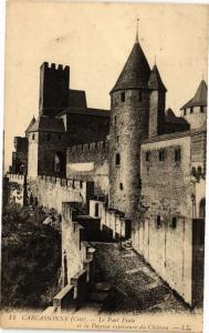 CPA CARCASSONNE-Le Pont Pinte et la Défense extérieure du Chateau (260922)