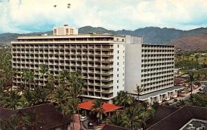 HONOLULU, HI Hawaii  PRINCESS KAIULANI HOTEL~Waikiki Beach  ROADSIDE  Postcard