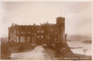 Scotland Postcard - Dunvegan Castle - Front Entrance - Real Photo - Ref 5288A