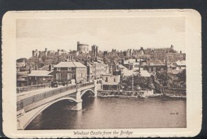 Berkshire Postcard - Windsor Castle From The Bridge   RS17805