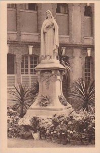 France Lisieux La Statue de Sainte Theres de l'Enfant Jesus