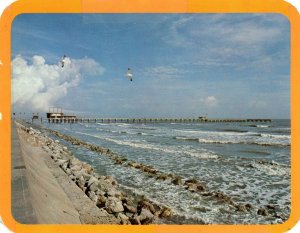 Postcard View of Fishing pier in Galveston, TX.   6.5 x 5.     N4