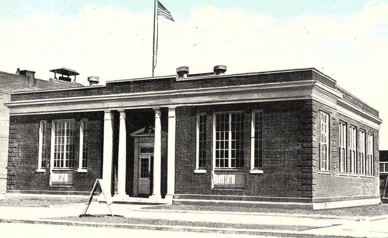 C.1910 U. S. Post Office, Russellville, Ark. Blue Sky Vintage Postcard P135