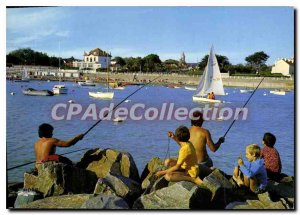 Modern Postcard La Bernerie En Retz Fishing on La Jetee