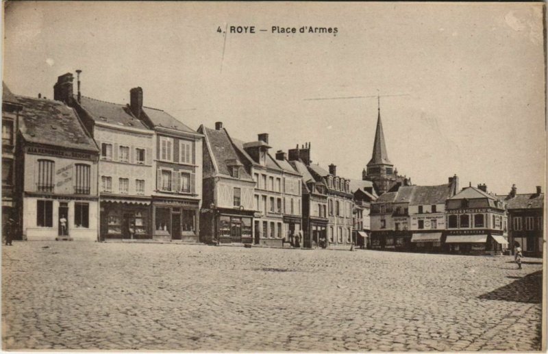 CPA ROYE Place d'Armes (19397)