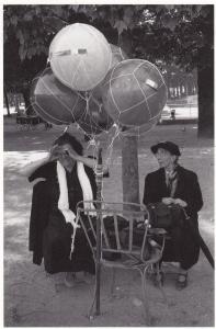 Sama Tata Balloon Seller in Paris 1950s Chinese Photo Award Postcard