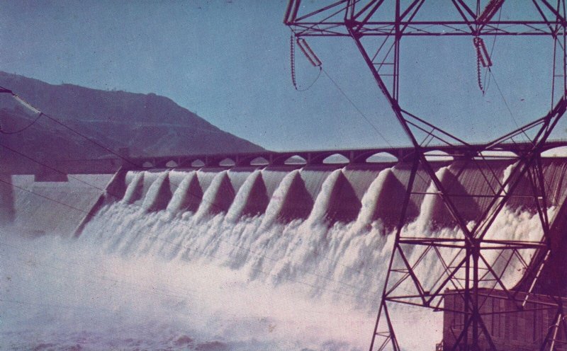 Vintage Postcard Grand Coulee Dam Largest Concrete Structure Washington