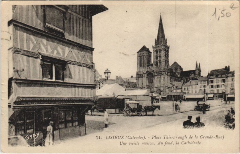 CPA LISIEUX Place Thiers - Angle de la Grande-Rue - Vieille Maison (1225661)