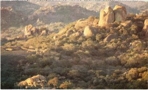 CPM AK The boulder strewn hills of the Matopos SOUTH AFRICA (1264752)