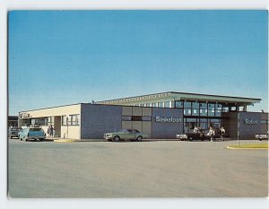 Postcard The modern Canadian National Railways station, Saskatoon, Canada