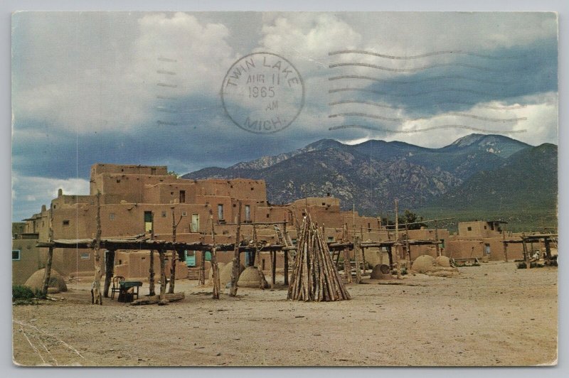 Native Americana Indian~taos Pueblo Taos New Mexico~vintage Postcard Asia And Middle East 8824