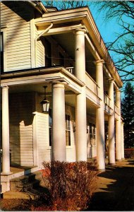 Historic Deerfield Inn Deerfield Masaachusetts Streetview Chrome Postcard 