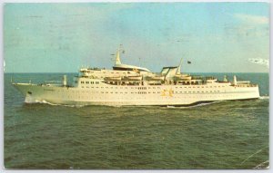 Vintage S.S. Sunward Norwegian Caribbean Lines Cruise Ship Postcard Bahamas