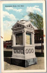 Government Kiosk, Iola Kansas Vintage Postcard H10
