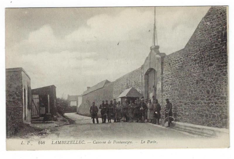 Est WW1 Era France Photo Postcard - Lambezellec (OO14)