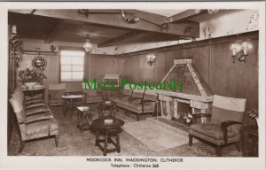 Lancashire Postcard - Clitheroe, Moorcock Inn, Waddington  RS14896