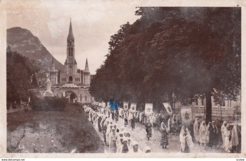 LOURDES, France,1910-1920s, Les Enfants de Marie