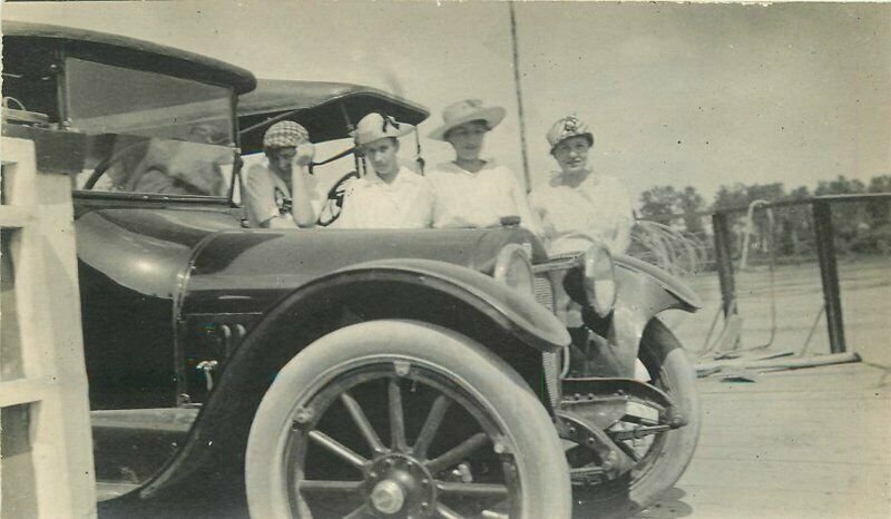 Automobiles Women roadside Stop RPPC Photo Postcard 21-29