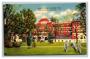 Vintage 1940's Postcard Main Building & Garden Soldiers Home Grand Rapids MI