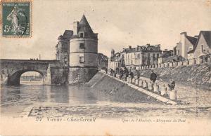 BF9231 vienne chatellerault quai de l abatior abreuvoir france     France TCV