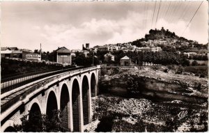 CPA Hte-Provence-Forcalquier Vue generale et le Viaduc (922314)