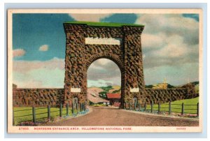 C. 1915-20 Northern Entrance Arch. Yellowstone National Park. Postcard P60E