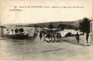 CPA Militaire Camp de La COURTINE - Rentrée au Camp (90013)