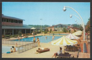 Virginia, Williamsburg - The Motor House Pool - [VA-511]
