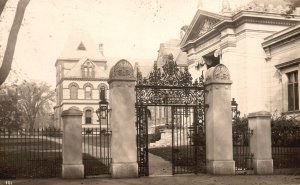 Vintage Postcard Gate Of Brown Colleges And University Providence Rhode Island