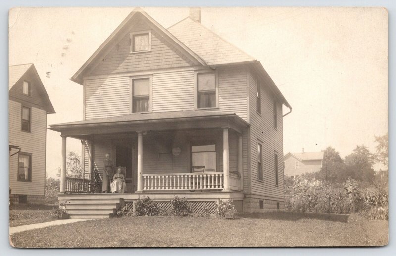 Hubbard OH Old Mother/Daughter on American Square Home Porch~Balusters 1914 RPPC 