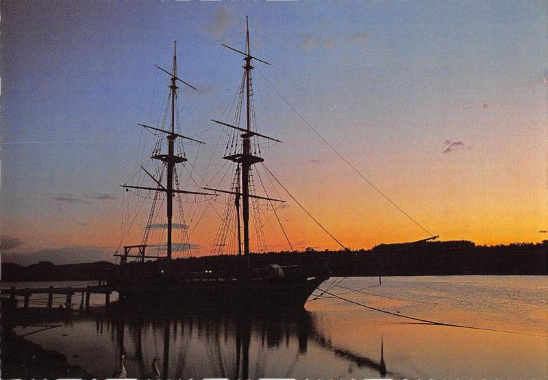 BR102001 old sydney town gosford nsw brig preservance  ship by night  australia