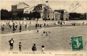 CPA ROYAN Le Casino Municipal vu de la Mer (667017)