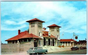 LYNN, Massachusetts  MA   LYNN BATH HOUSE  ca 1950s Cars   Postcard