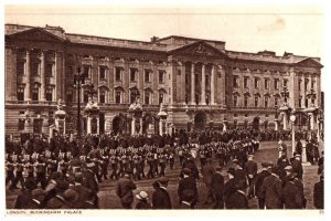 Buckingham Palace London England Black And White Postcard Posted 1944
