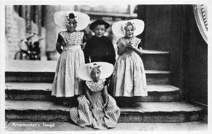 B94276 arnemuiden s jeugd real photo types folklore costumes  netherlands