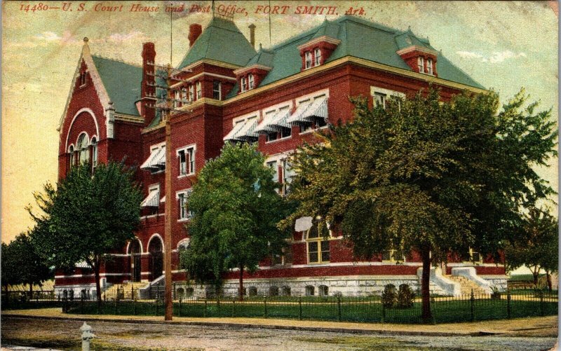 Postcard U.S. Courthouse and Post Office in Fort Smith, Arkansas~132236