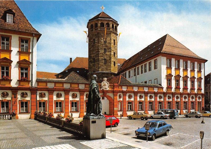 BG12941 car voiture  altes schloss in bayreuth mit maximiliandenkmal  germany